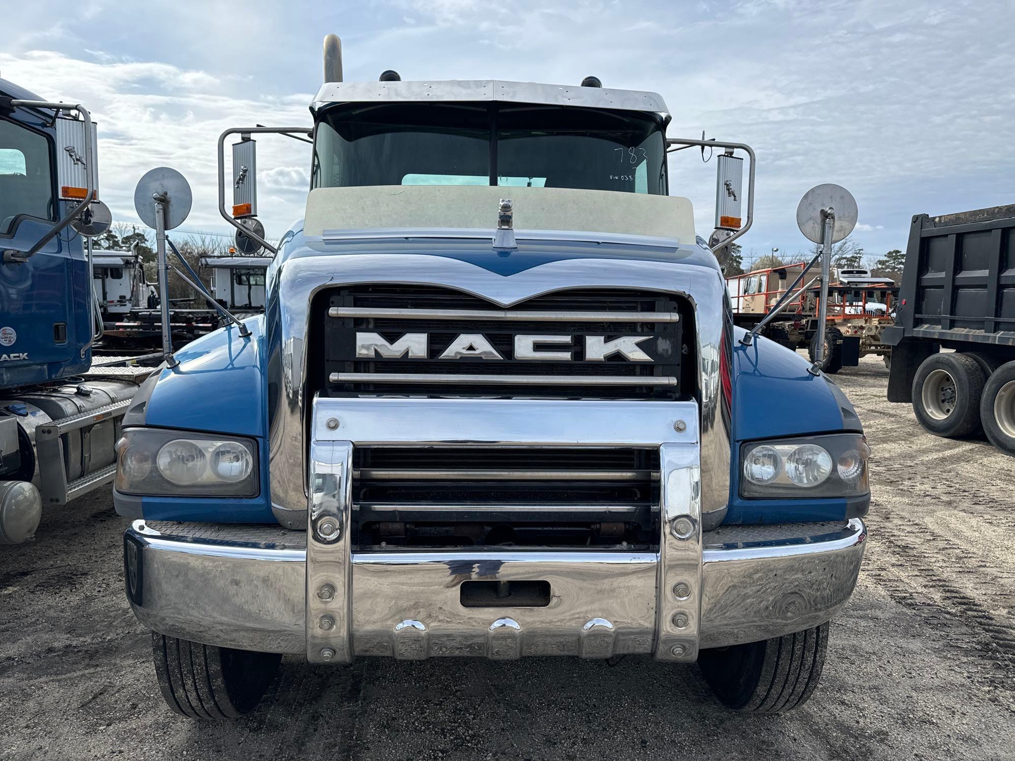 2017 MACK GU713 TRUCK TRACTOR VN:1M1AX07Y1HM035338 powered by Mack MP8 diesel engine, 500hp,