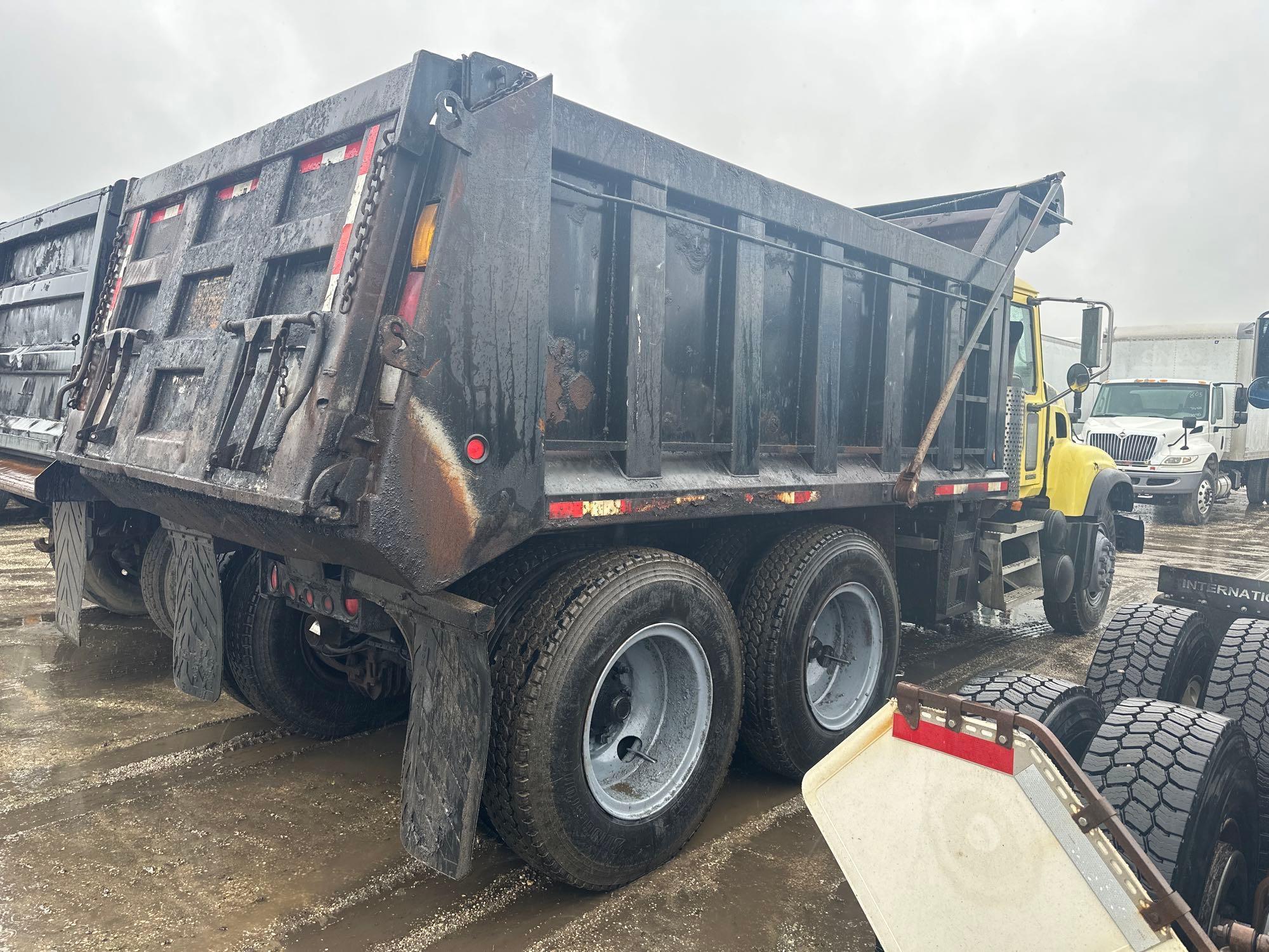 2003 MACK GRANITE DUMP TRUCK VN:M007221...powered by Mack diesel engine, 350hp, equipped with Alliso