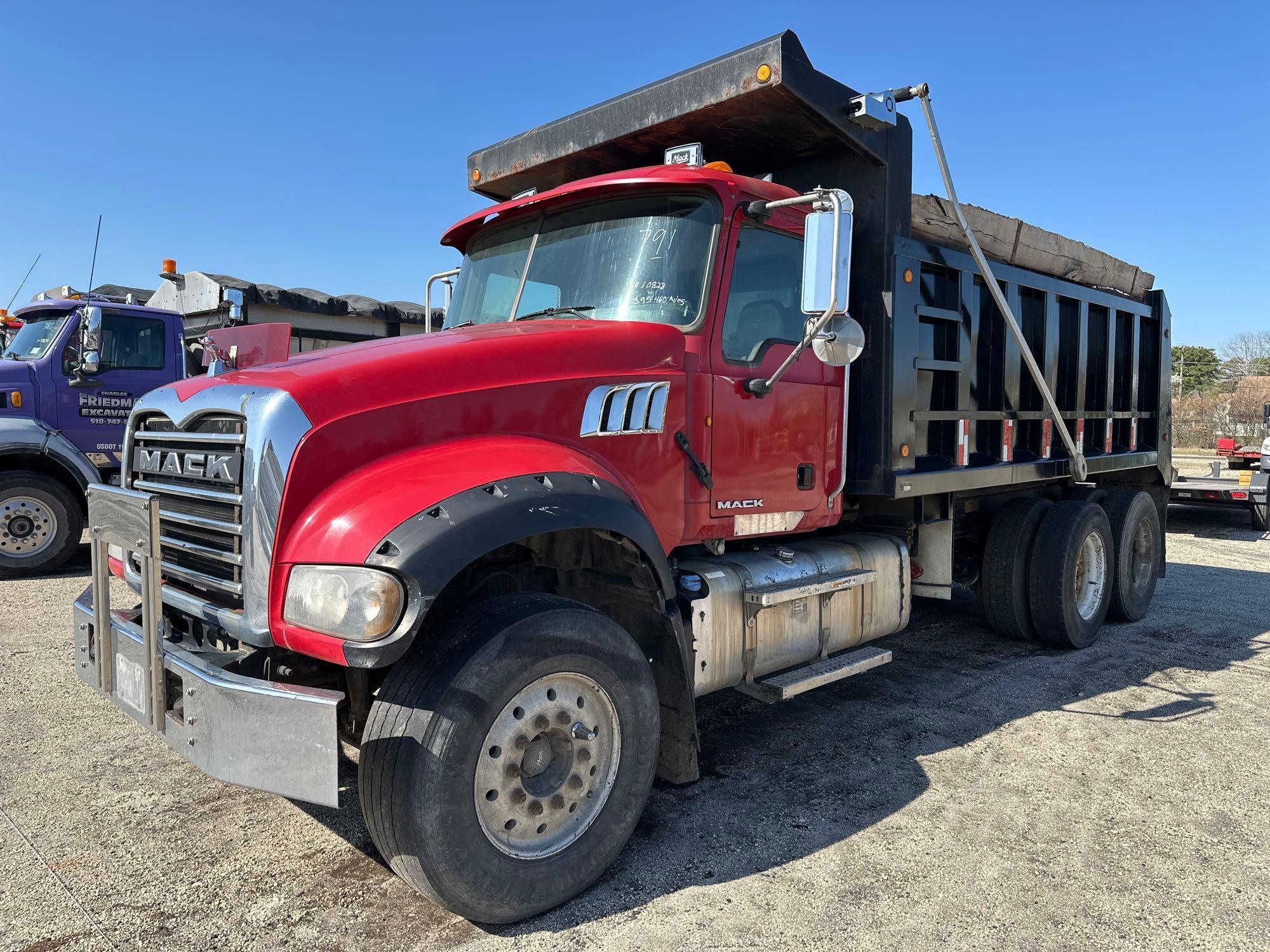 2012 MACK GU713 DUMP TRUCK VN:1M2AX07C2CM010828 powered by Mack MP8 diesel engine, equipped with 8LL