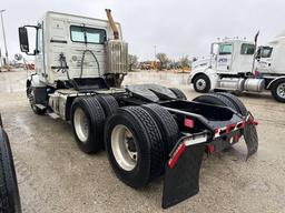 2012 VOLVO VNL TRUCK TRACTOR VN:549300 powered by Volvo D13 diesel engine, equipped with Eaton