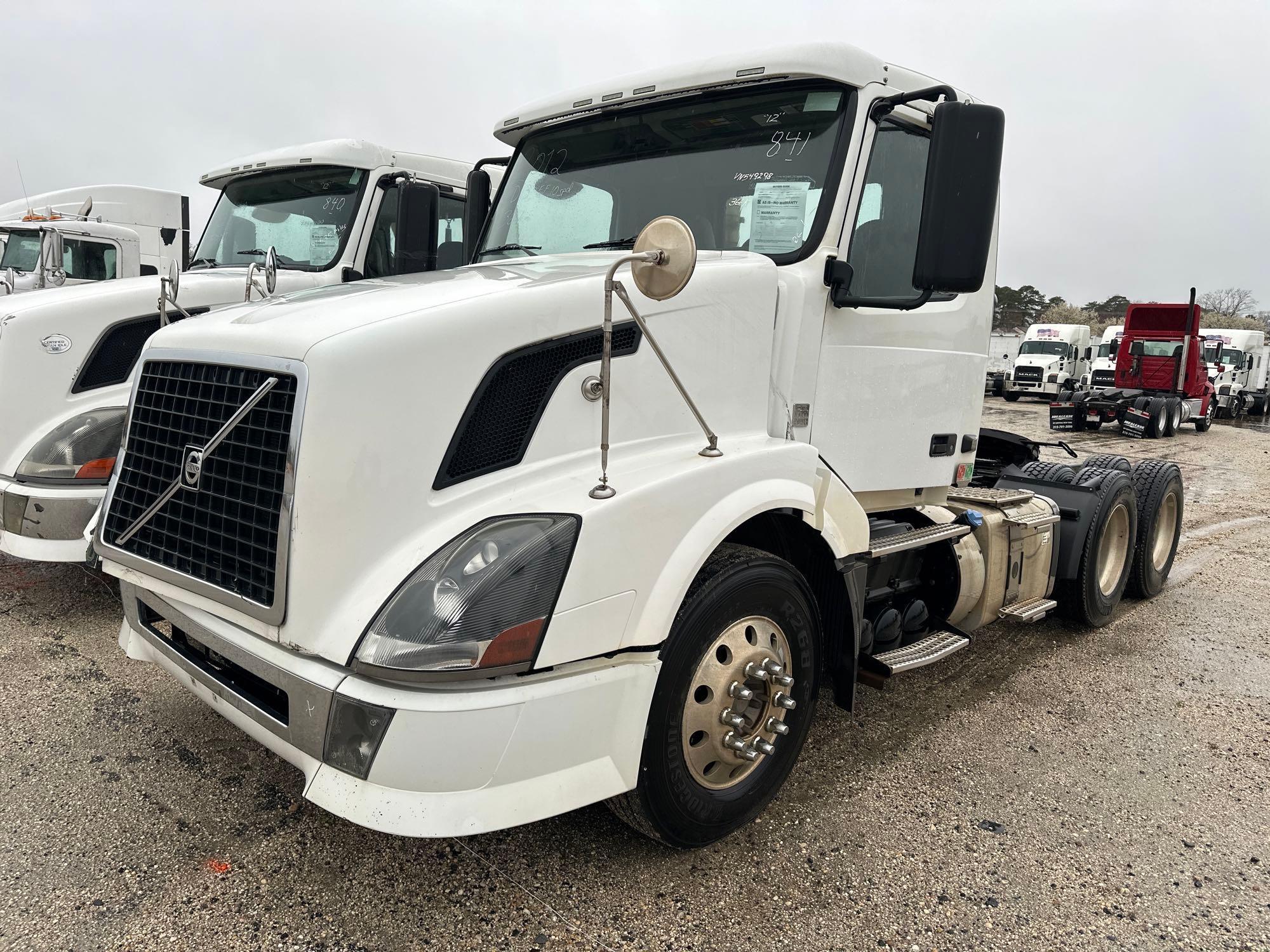 2012 VOLVO VNL TRUCK TRACTOR VN:549298 powered by Volvo D13 diesel engine, equipped with Eaton