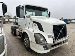 2012 VOLVO VNL TRUCK TRACTOR VN:549298 powered by Volvo D13 diesel engine, equipped with Eaton