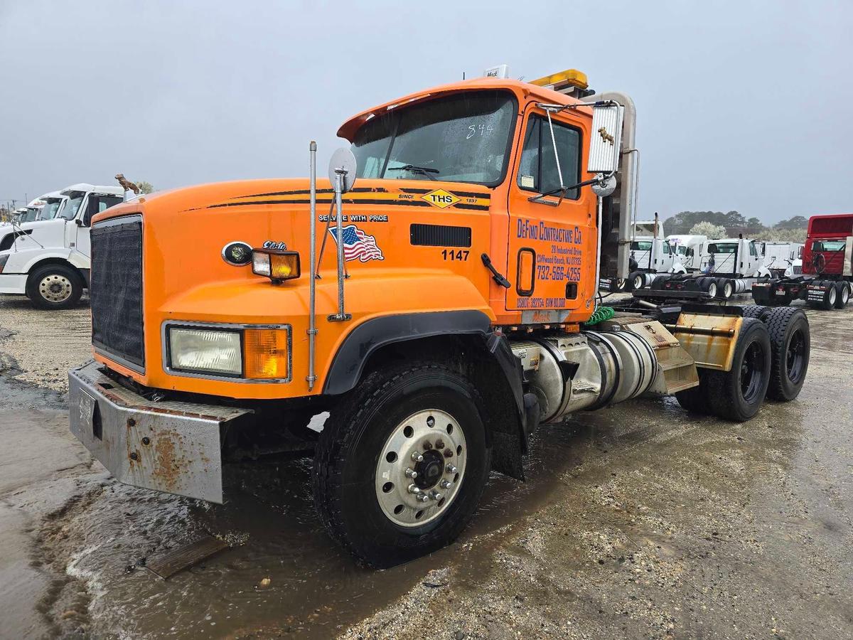 2003 MACK ELITE CL-713 TRUCK TRACTOR VN:1M2AD62Y93M012428 powered by Cat 12.0L L6 diesel engine,