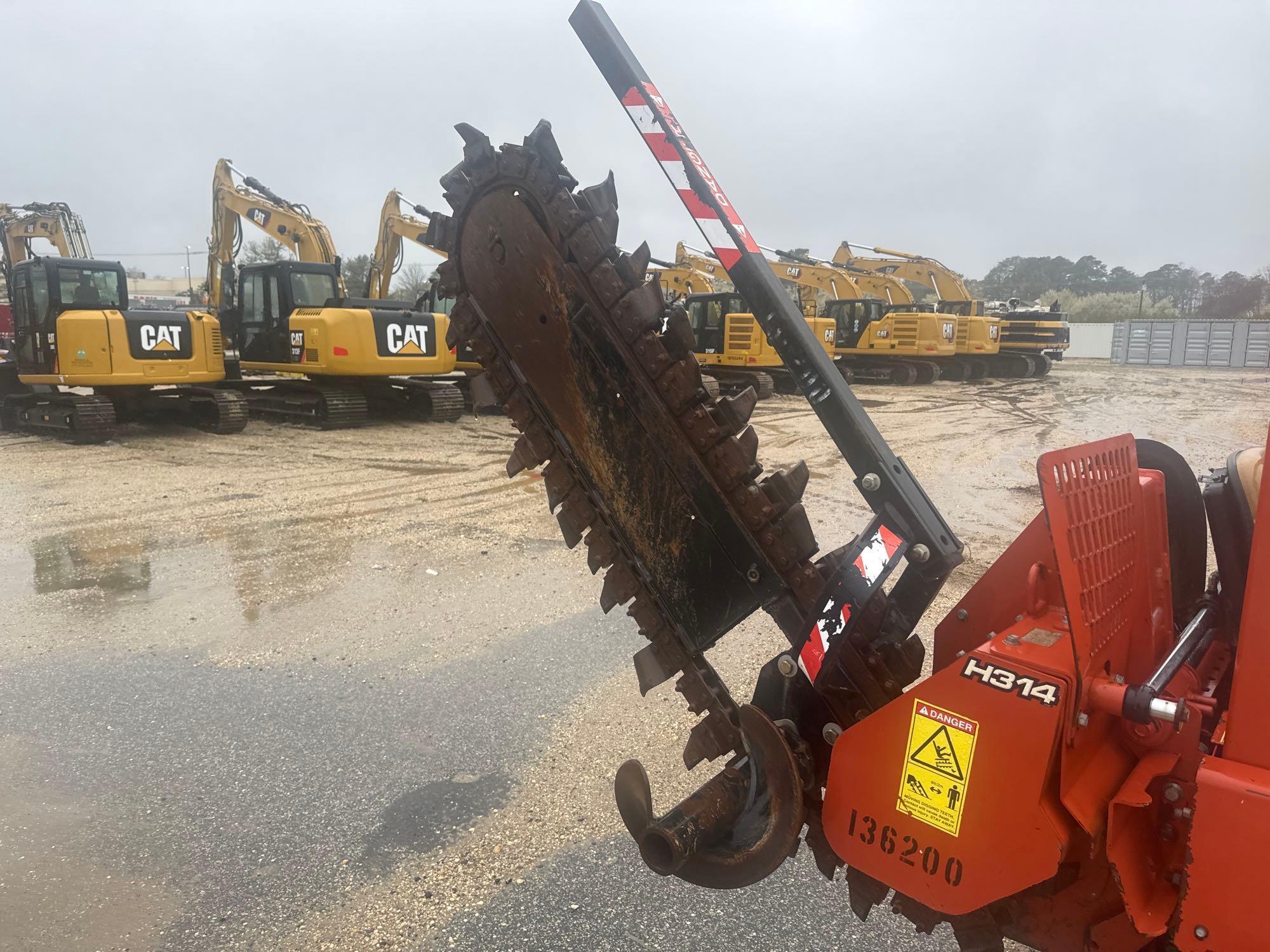 2014 DITCH WITCH RT-45 TRENCHER SN:CMWRT45XTE0002097 4x4, powered by diesel engine, equipped with