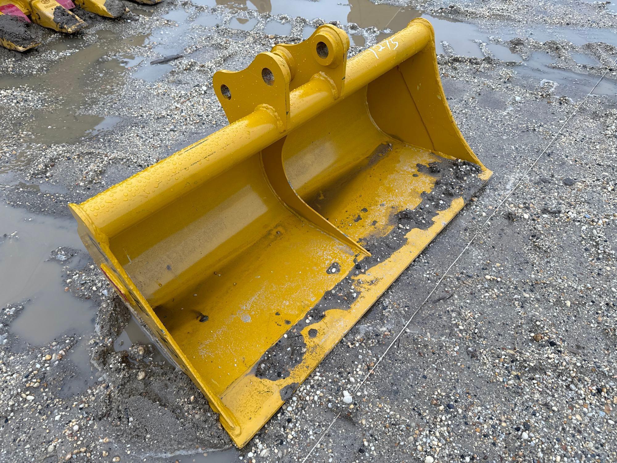 NEW TERAN 42IN. DIGGING BUCKET EXCAVATOR BUCKET for CAT 302.