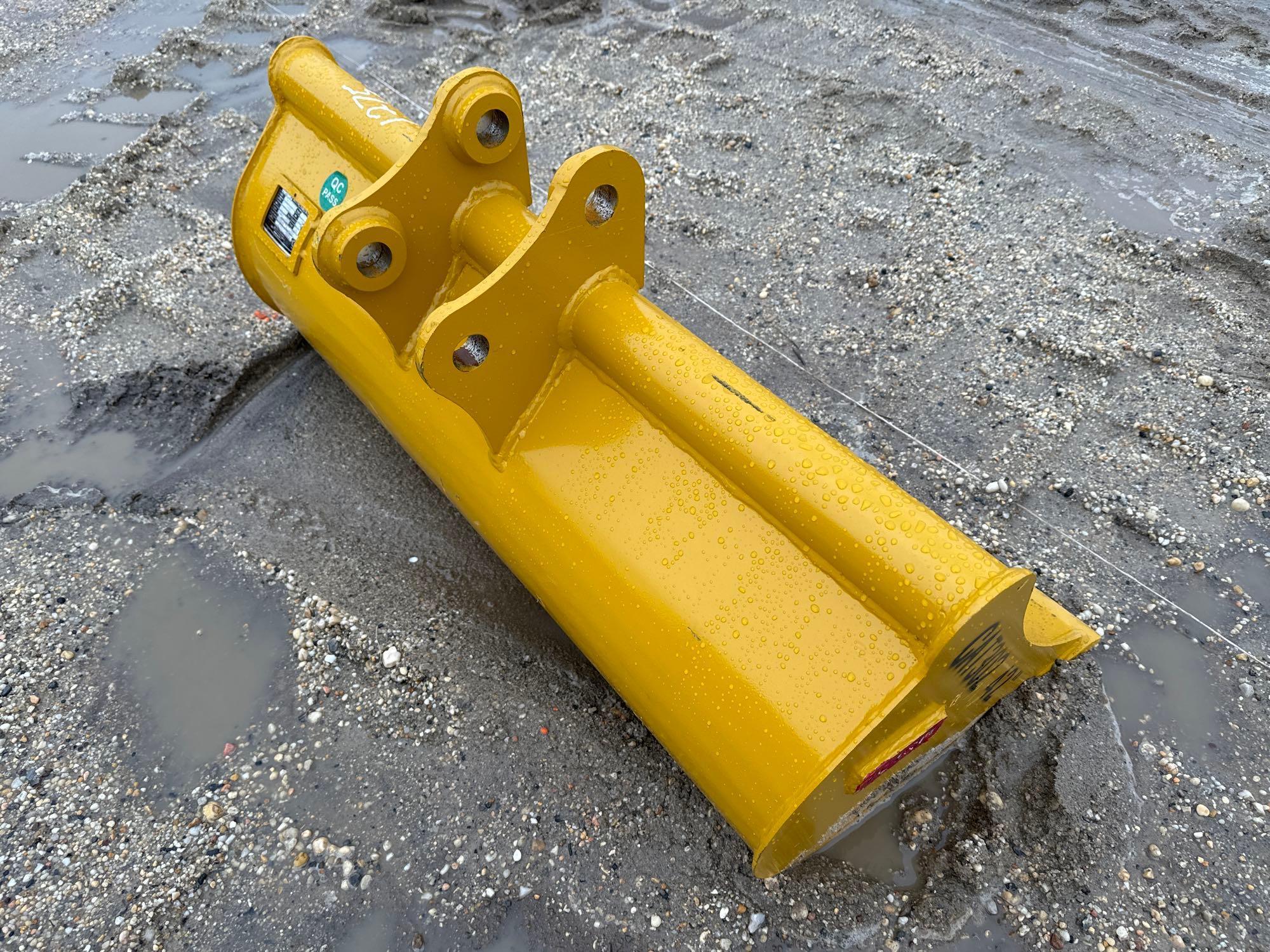 NEW TERAN 42IN. DIGGING BUCKET EXCAVATOR BUCKET for CAT 302.