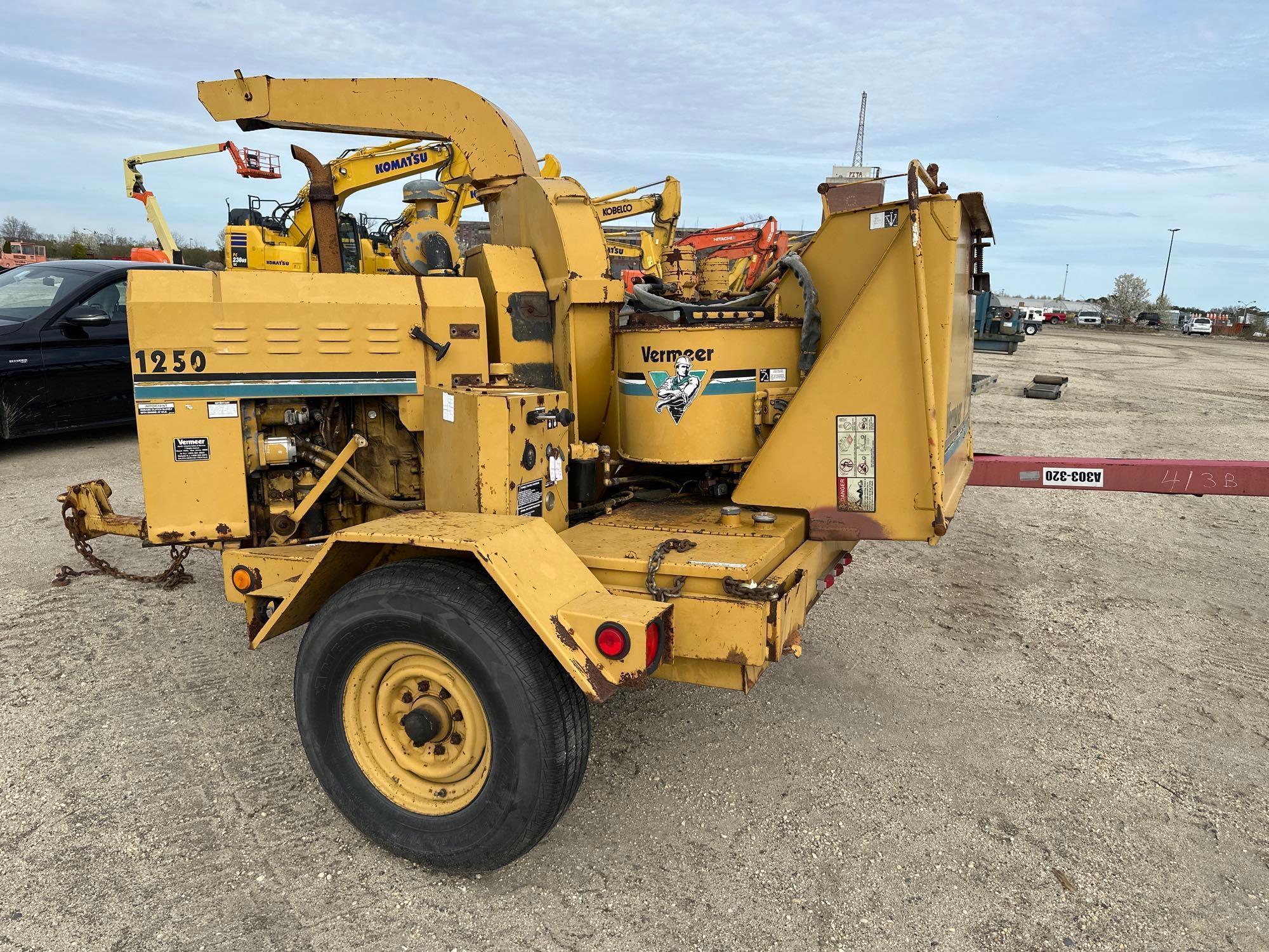 VERMEER BC1250 WOOD CHIPPER VN:1005137 powered by Perkins diesel engine, equipped with 12in.