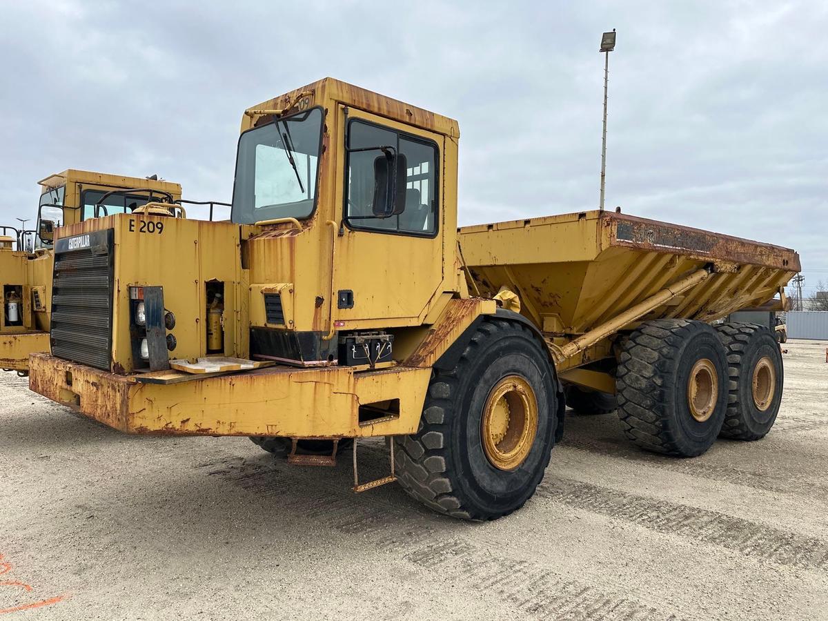 CAT D400D ARTICULATED HAUL TRUCK SN:8TF00531 6x6, powered by Cat diesel engine, equipped with Cab,