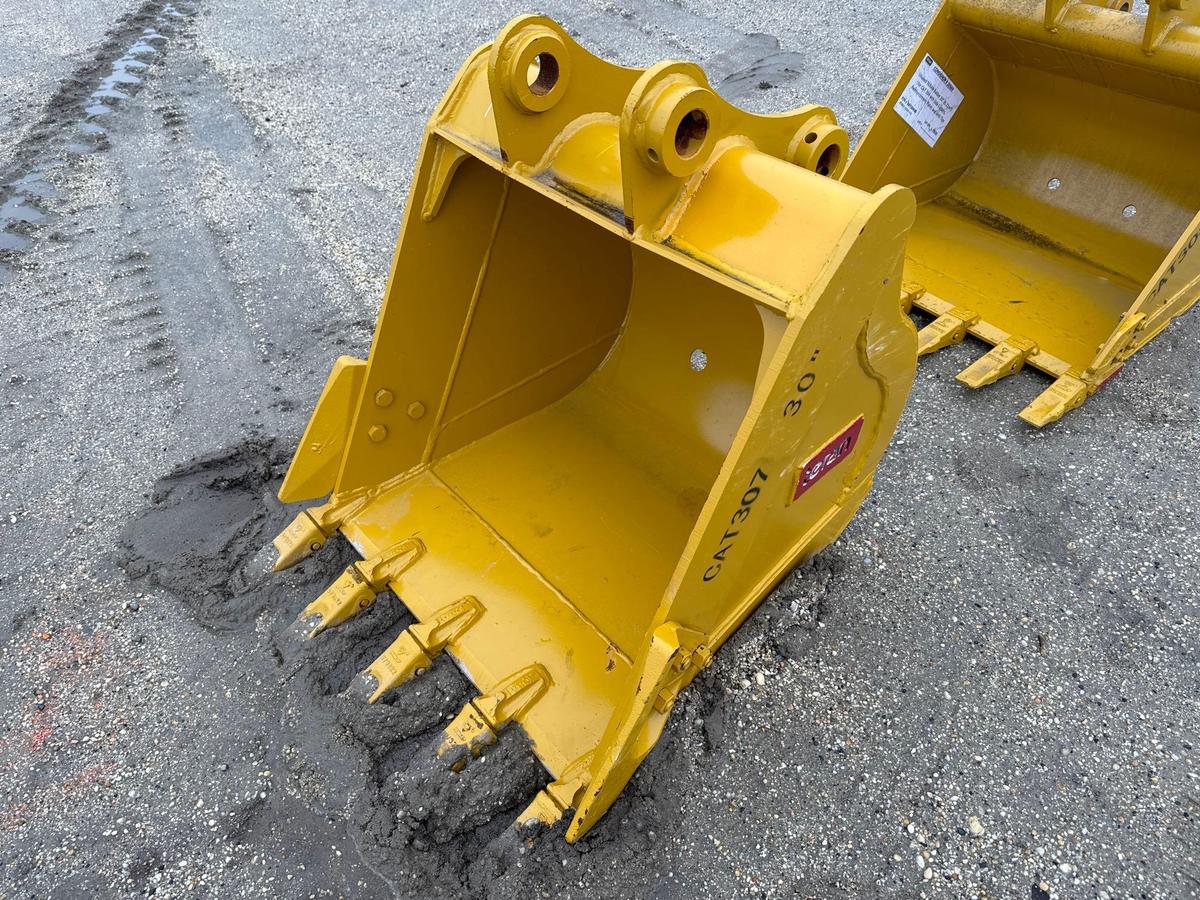 NEW TERAN 30IN. DIGGING BUCKET EXCAVATOR BUCKET for CAT 307 with Side Cutters, Reinforcement Plates