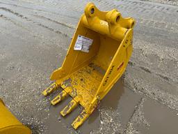 NEW TERAN 18IN. DIGGING BUCKET EXCAVATOR BUCKET for CAT 304 with Side Cutters, Reinforcement Plates