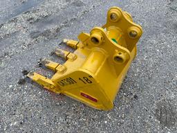 NEW TERAN 18IN. DIGGING BUCKET EXCAVATOR BUCKET for CAT 301 with Side Cutters and 4HD Tips. SN-0708