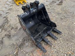 NEW TERAN 18IN. DIGGING BUCKET EXCAVATOR BUCKET for SANY SY16 with Reinforcement Plates and Side