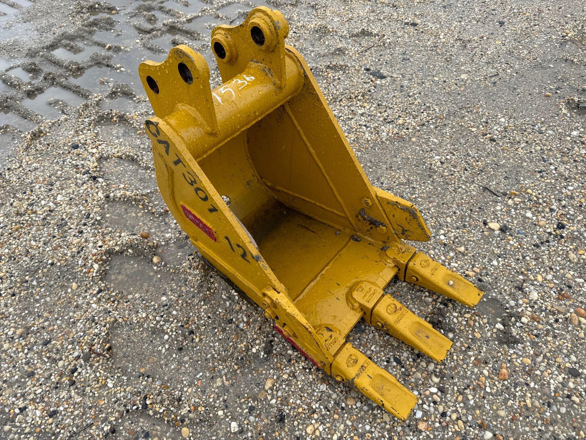 NEW TERAN 12IN. DIGGING BUCKET EXCAVATOR BUCKET FOR CAT 301 WITH SIDE CUTTERS AND 3HD TIPS.
