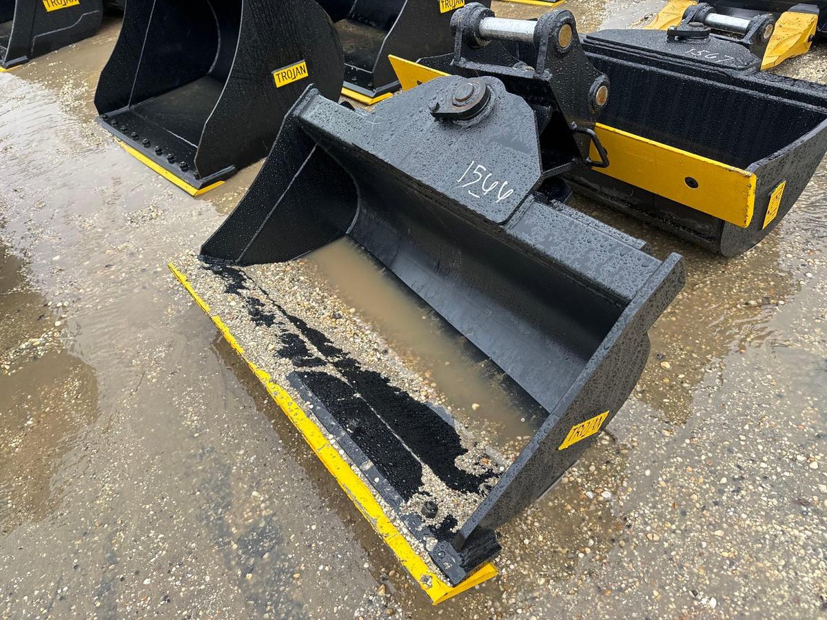 NEW TROJAN 42IN. TILT EXCAVATOR BUCKET 40mm pins fits to: Cat 303/305.5/304, Case, New Holland,