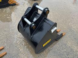 NEW TROJAN 30IN. DIGGING EXCAVATOR BUCKET 50mm pins fits to: Cat 307/308, Komatsu PC78/88,