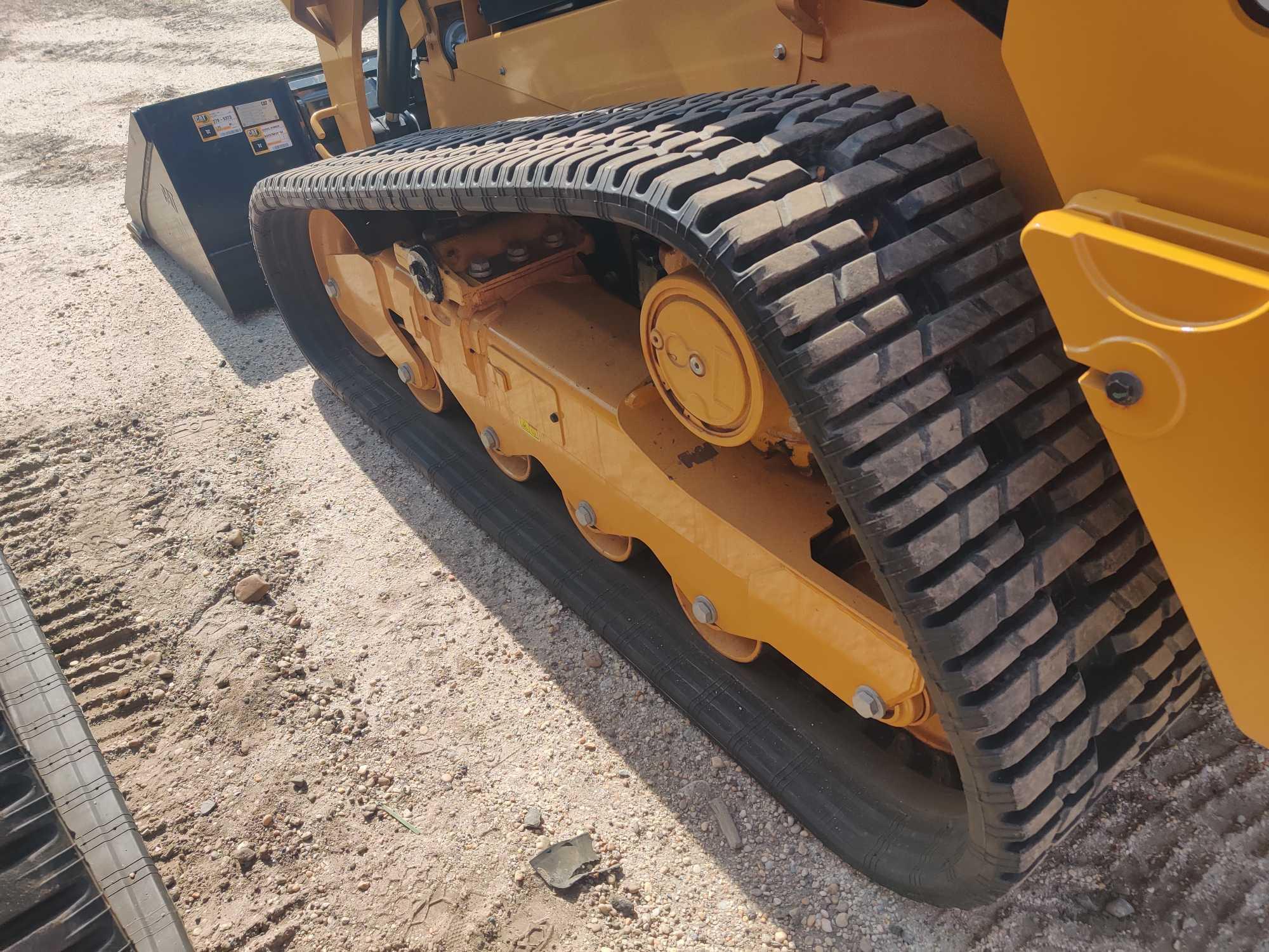 2023 CAT 259D3 RUBBER TRACKED SKID STEER powered by Cat C3.3B DIT EPA Tier 4F diesel engine, 74.3hp,