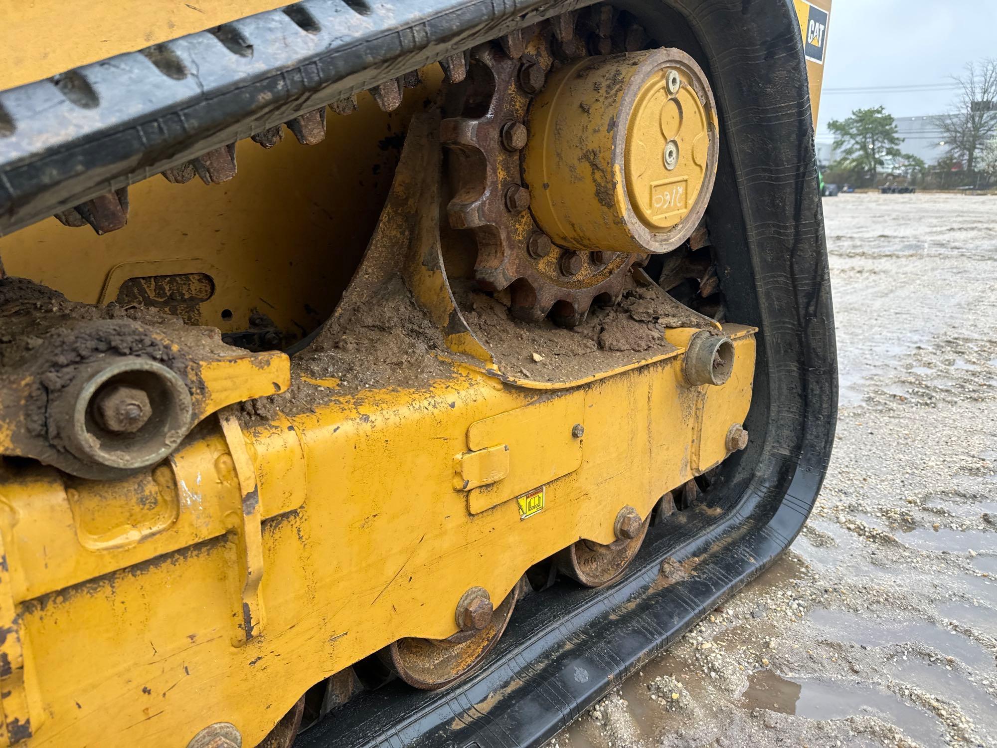 2021 CAT 239D RUBBER TRACKED SKID STEER SN:HC901126 powered by Cat diesel engine, equipped with