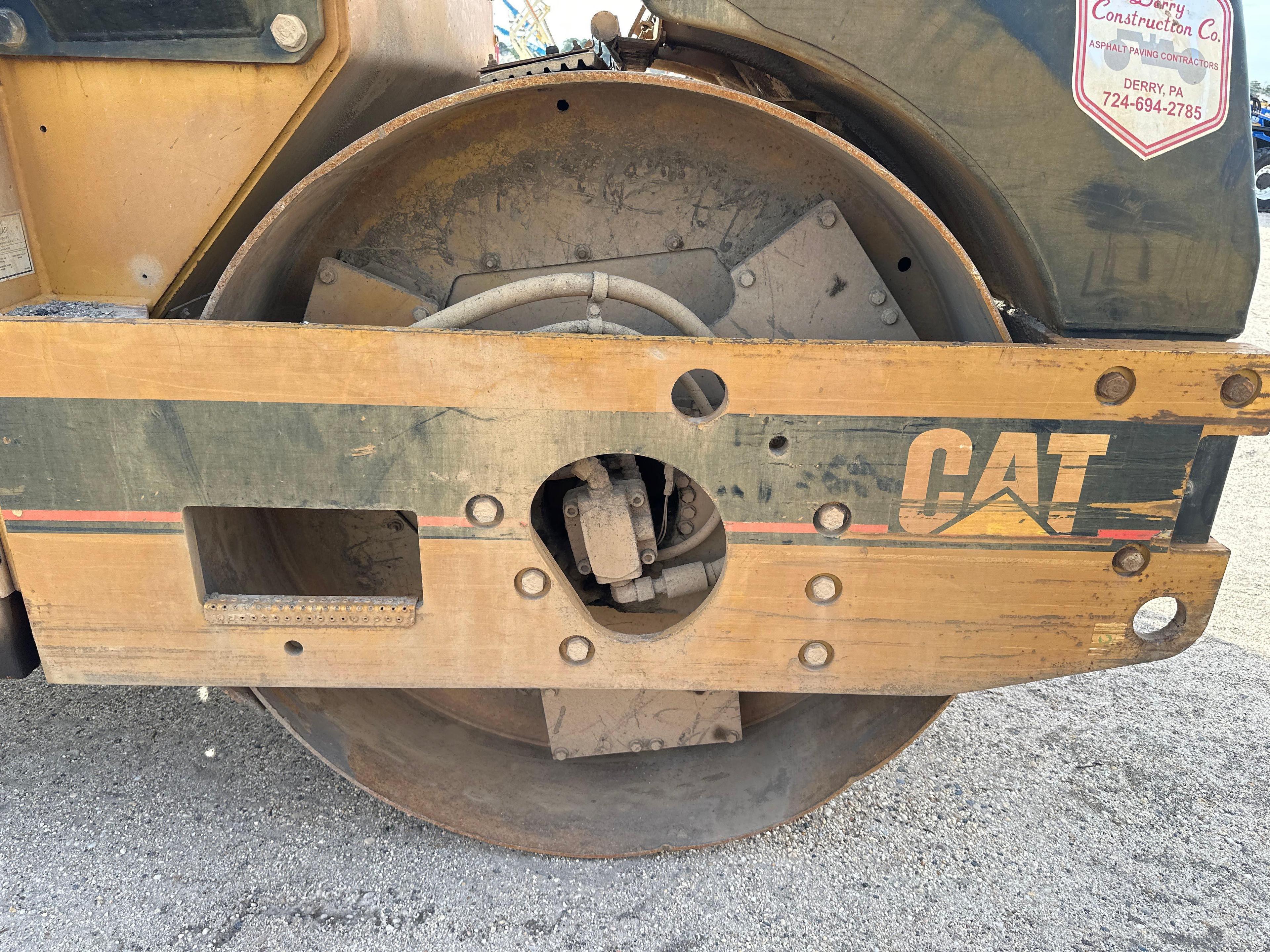 CAT CB534C ASPHALT ROLLER SN:5HN00706 powered by Cat diesel engine, equipped with OROPS, 79in.
