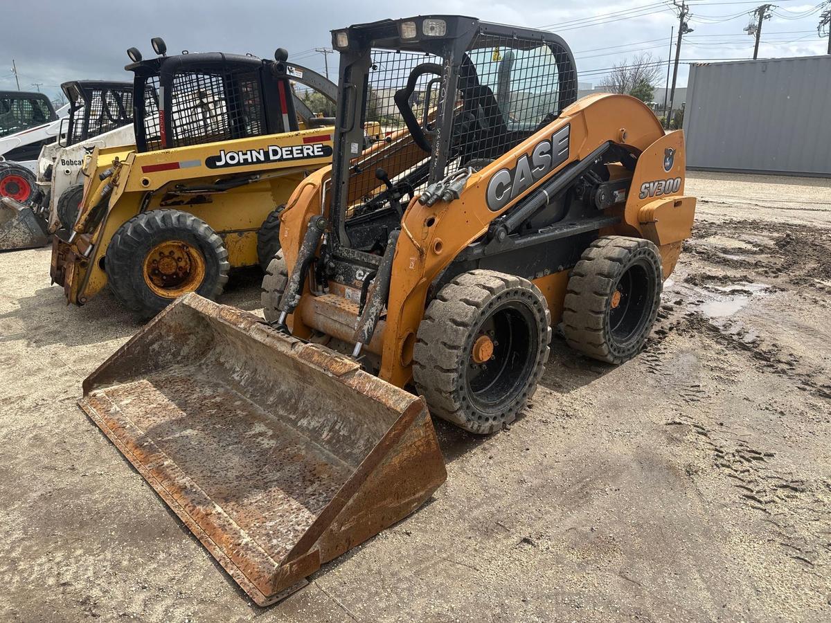 2015 CASE SV300 SKID STEER SN:TFM406675 powered by diesel engine, equipped with rollcage, auxiliary