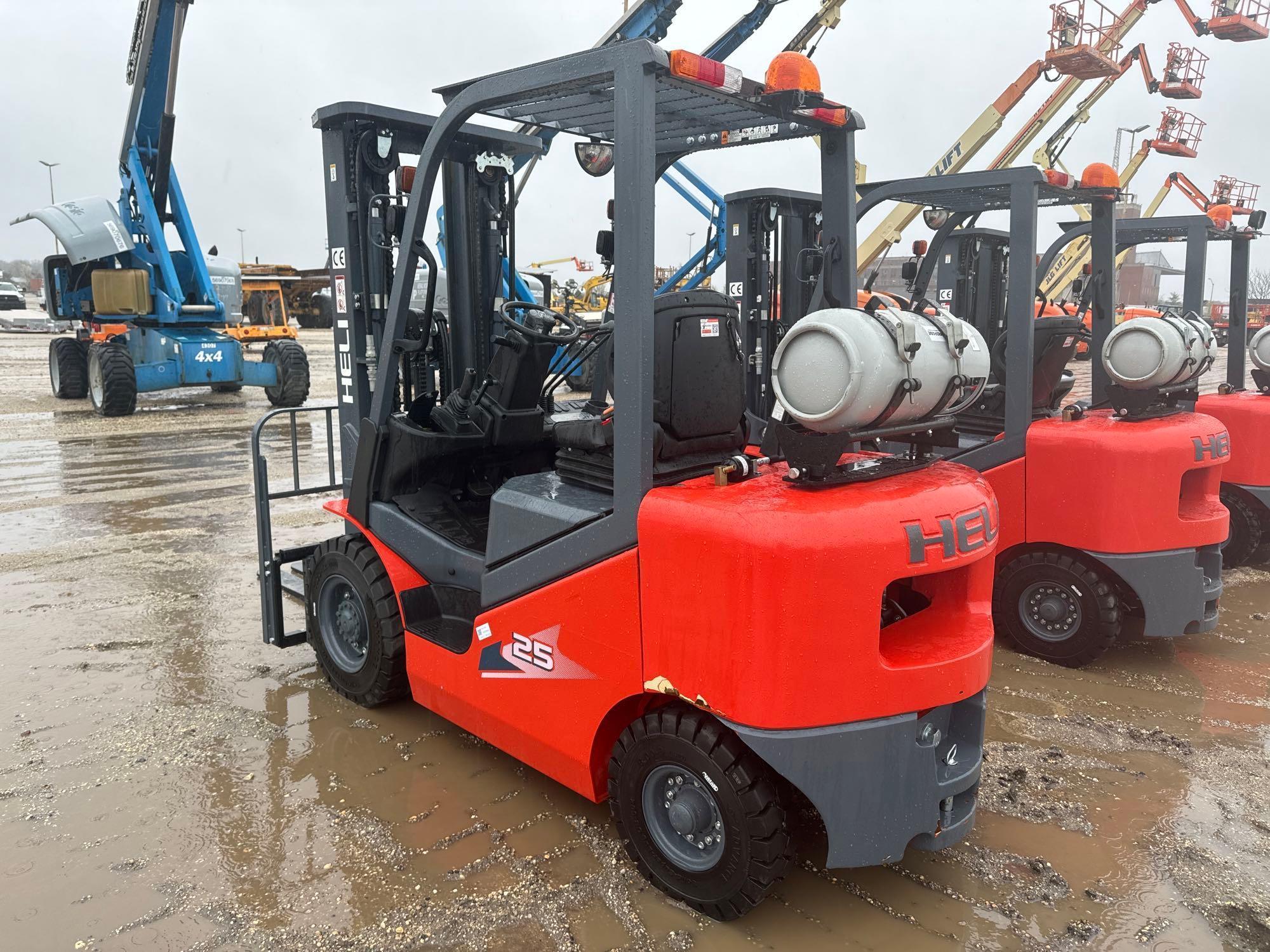 NEW HELI CPYD25 FORKLIFT SN:A8961 powered by LP engine, equipped with OROPS, 5,000lb lift capacity,