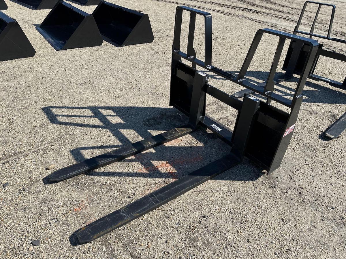NEW WILDCAT 48IN. 4,000LB PALLET FORKS SKID STEER ATTACHMENT