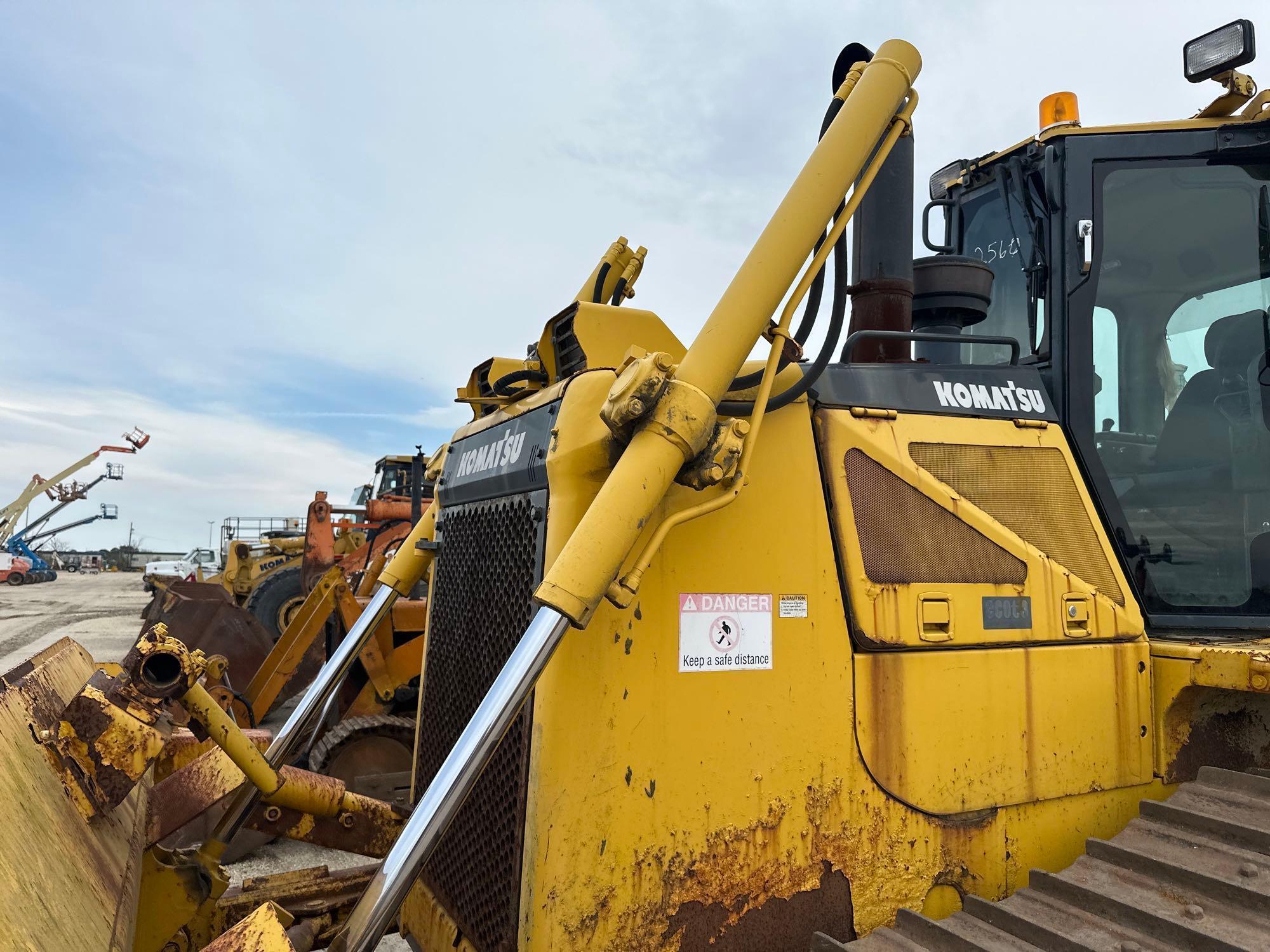 KOMATSU D65WX CRAWLER TRACTORSN-80279...... powered by Komatsu diesel engine, equipped with EROPS, a