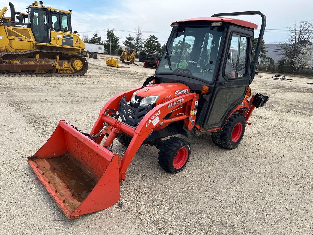 KUBOTA BX23SLB-R TRACTOR LOADER BACKHOE SN:21114 powered by diesel engine, equipped with EROPS, GP