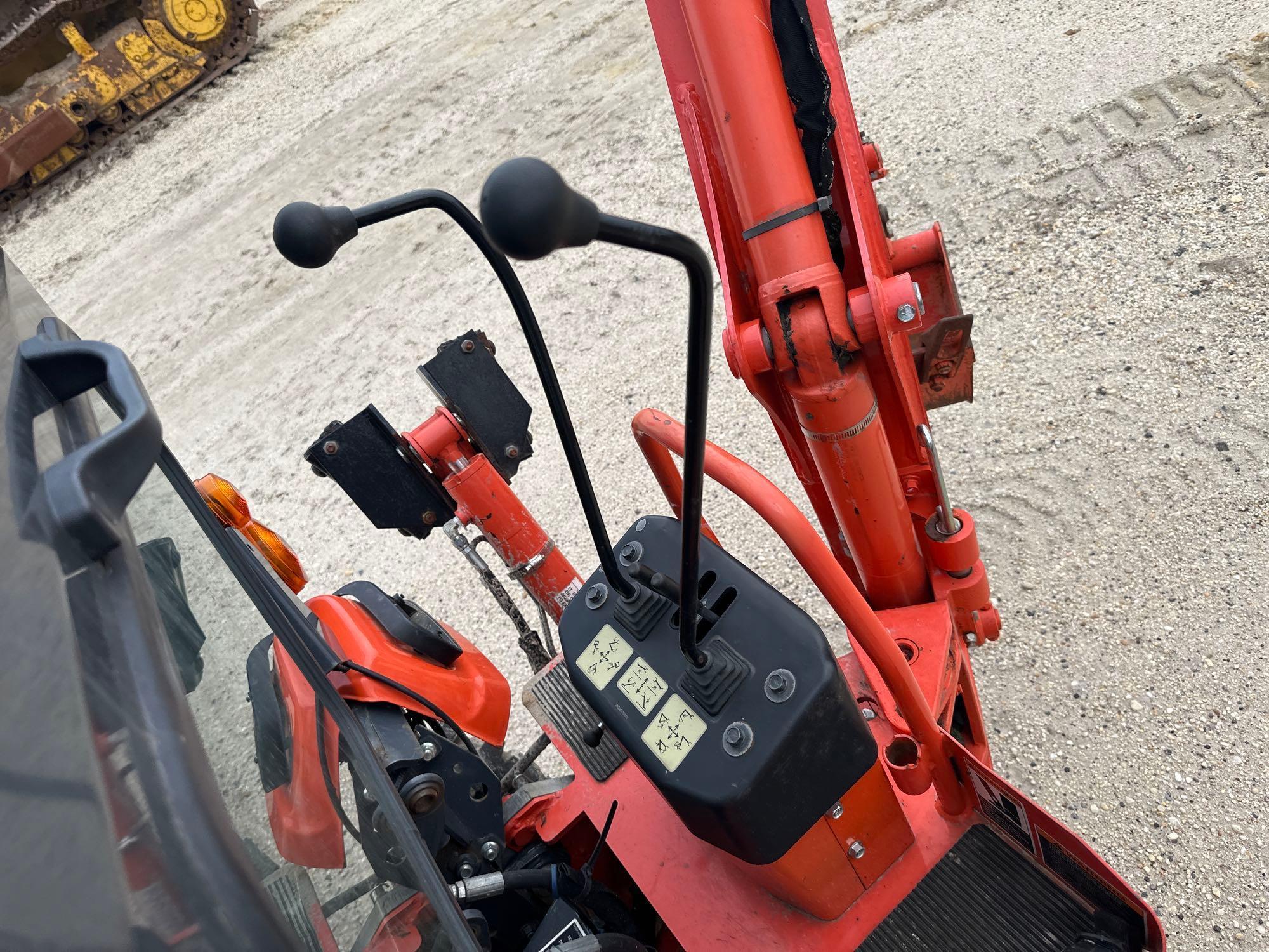 KUBOTA BX23SLB-R TRACTOR LOADER BACKHOE SN:21114 powered by diesel engine, equipped with EROPS, GP