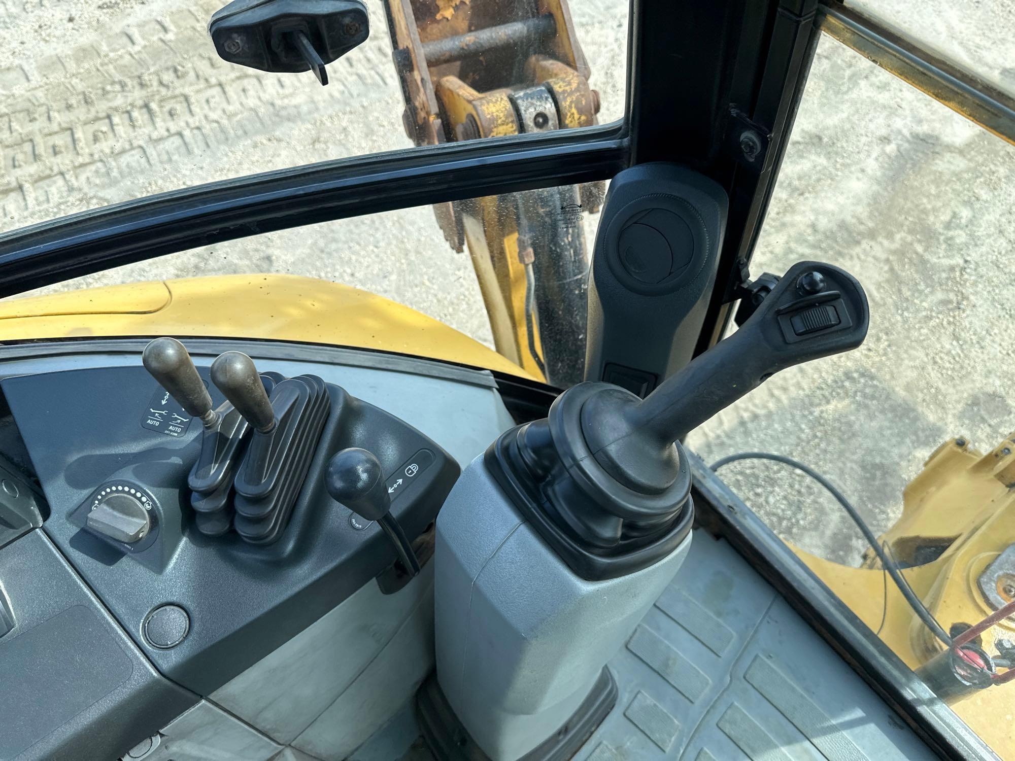 2014 CAT 430FIT TRACTOR LOADER BACKHOE SN:TRG500436 4x4, powered by Cat diesel engine, equipped with