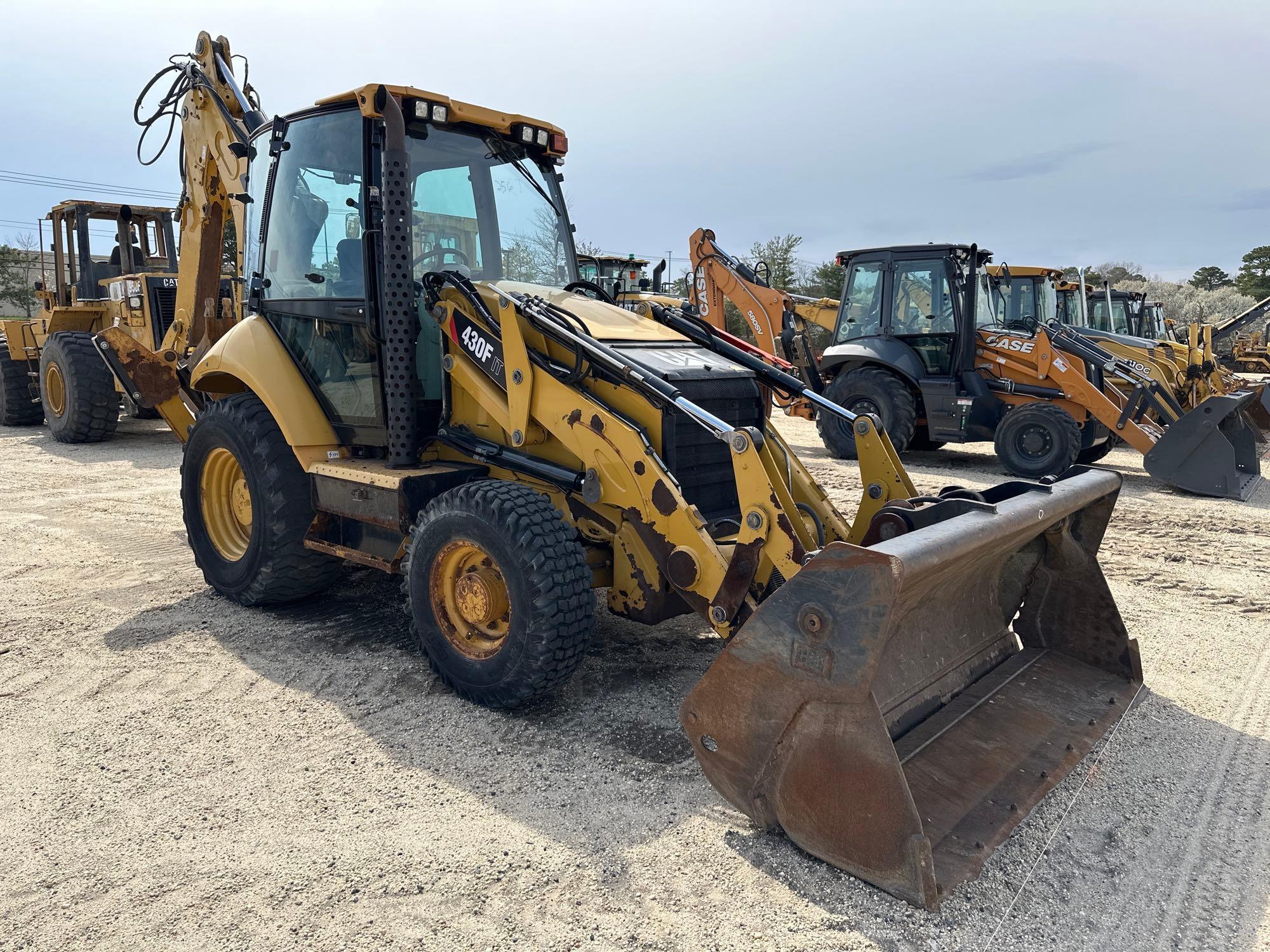 2014 CAT 430FIT TRACTOR LOADER BACKHOE SN:TRG500436 4x4, powered by Cat diesel engine, equipped with