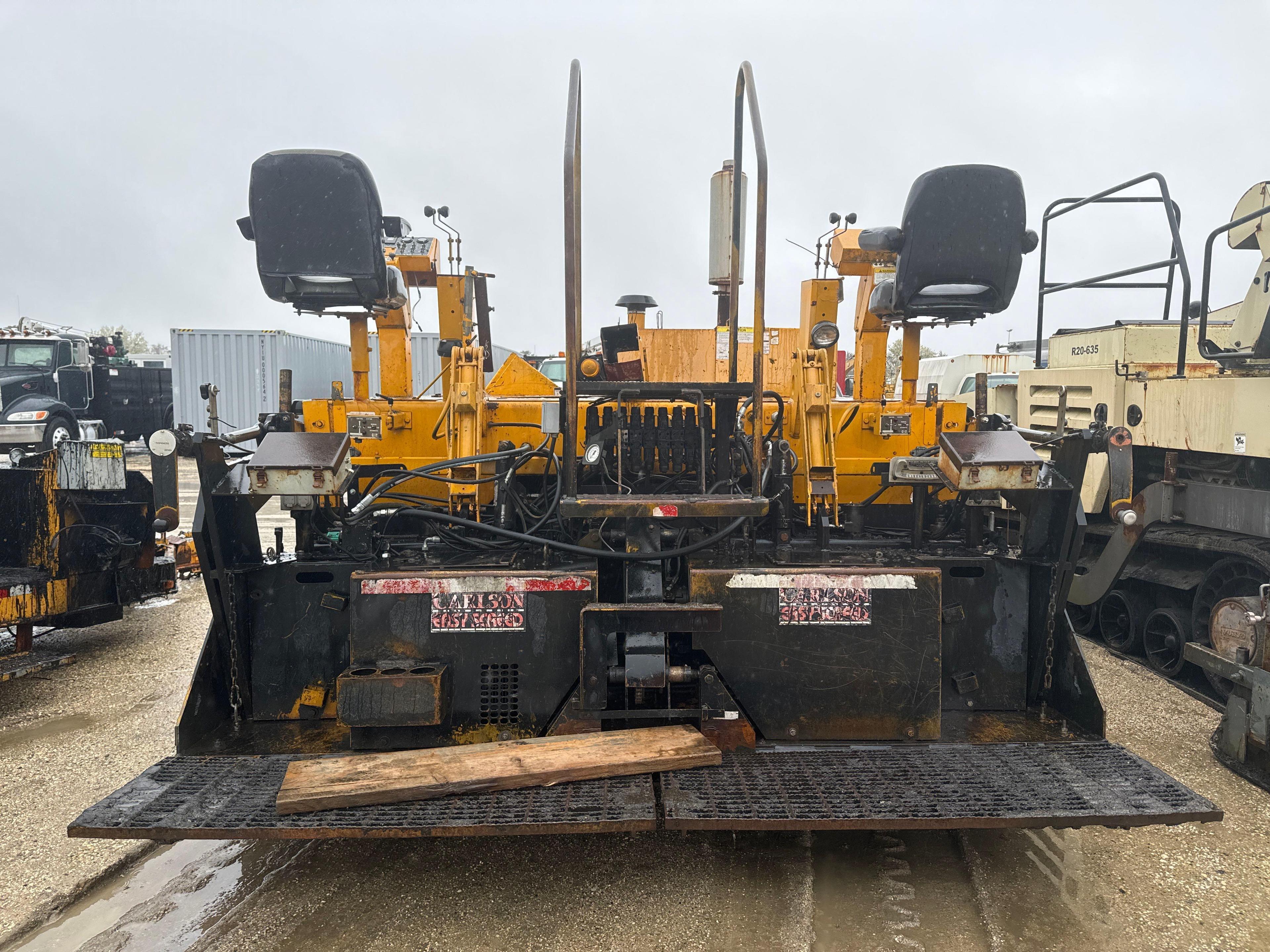 BLAW KNOX PF5510 ASPHALT PAVER...SN:551030-39