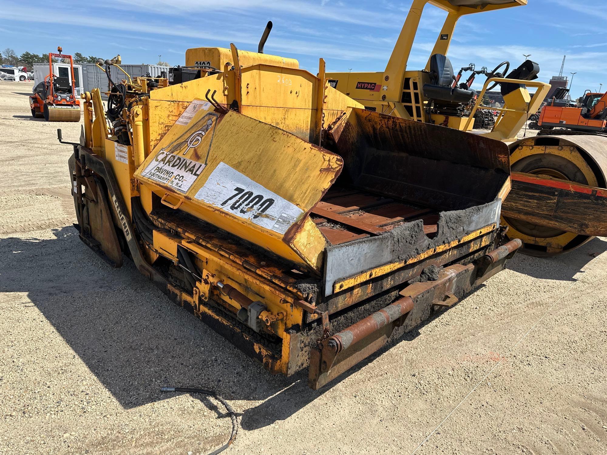 LEEBOY 700X ASPHALT PAVER...SN-009655 powered by 3 cylinder diesel engine.