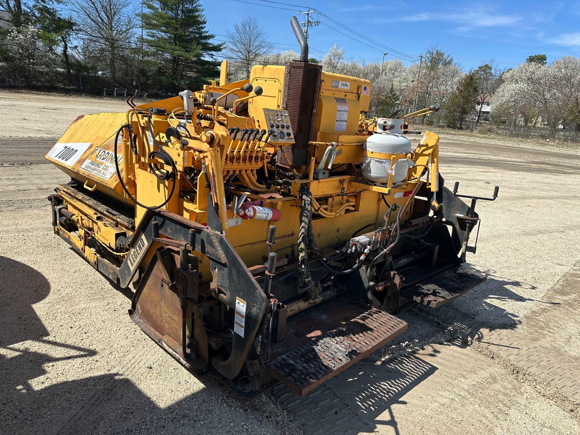 LEEBOY 700X ASPHALT PAVER...SN-009655 powered by 3 cylinder diesel engine.