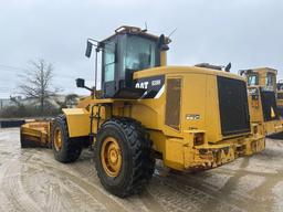 CAT 938H RUBBER TIRED LOADER SN:266 powered by Cat diesel engine, equipped with EROPS, Cat coupler,