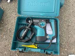 NEW MAKITA 1 1/8' ROTARY HAMMER ACCEPTS SDS PLUS BITS - HR2811F- 1 YR FACTORY WARRANTY -RECON NEW