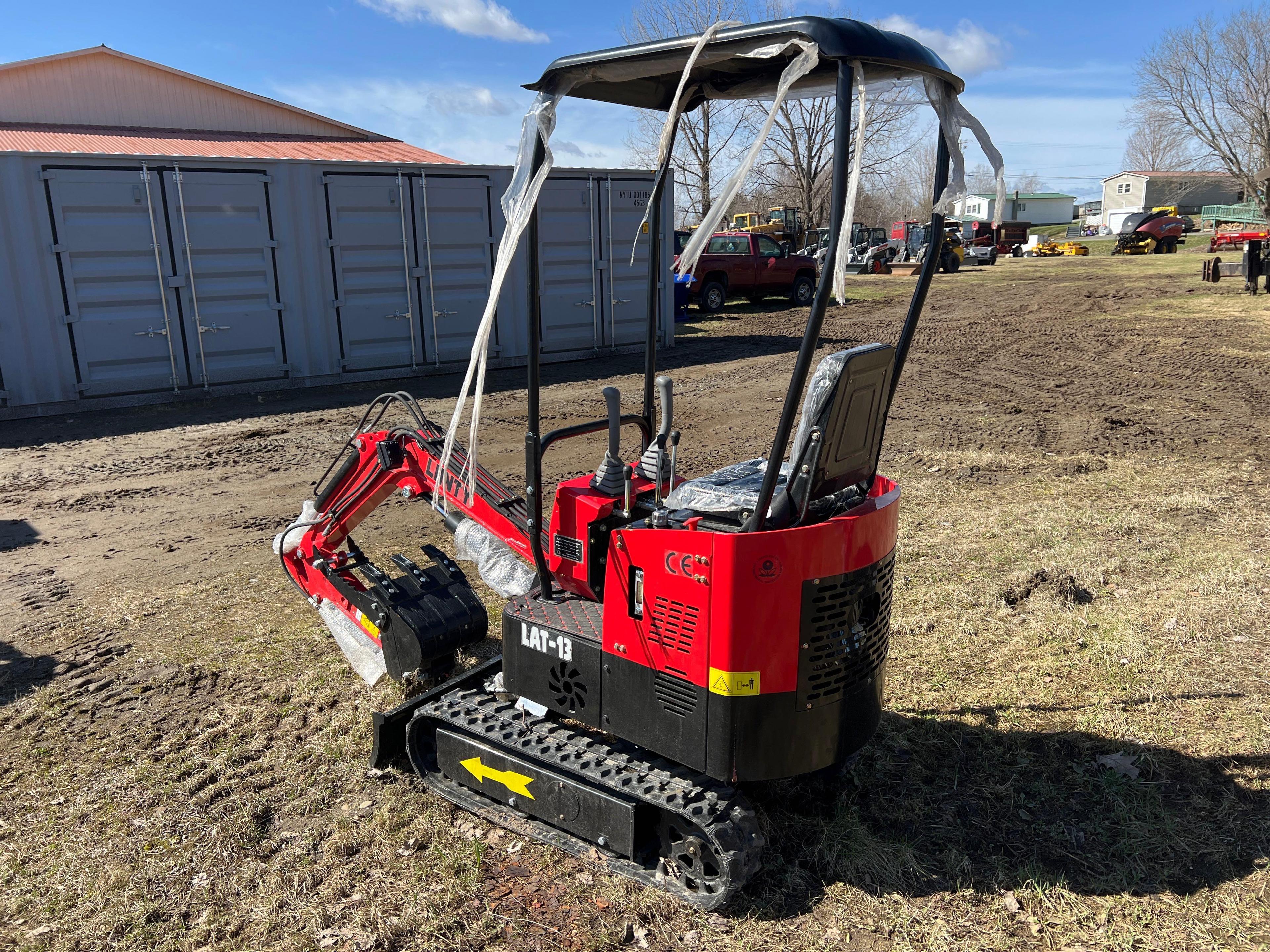 NEW LANTY LAT-13 HYDRAULIC EXCAVATOR SN; LAT13240279 equipped with auxiliary hydraulics, front