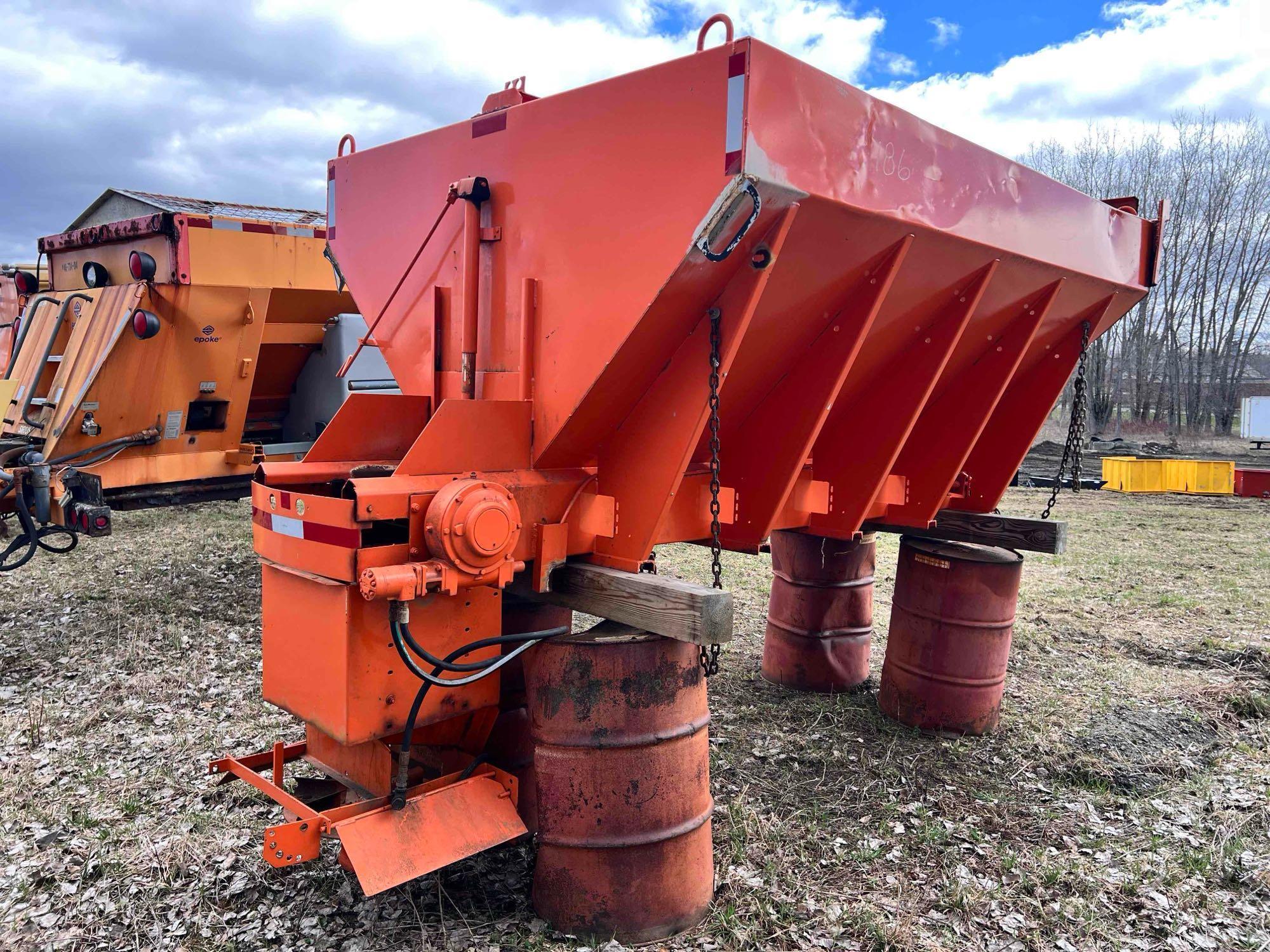 5 YD CONVEYOR CHAIN SALT SPREADER FOR DUMP TRAILER