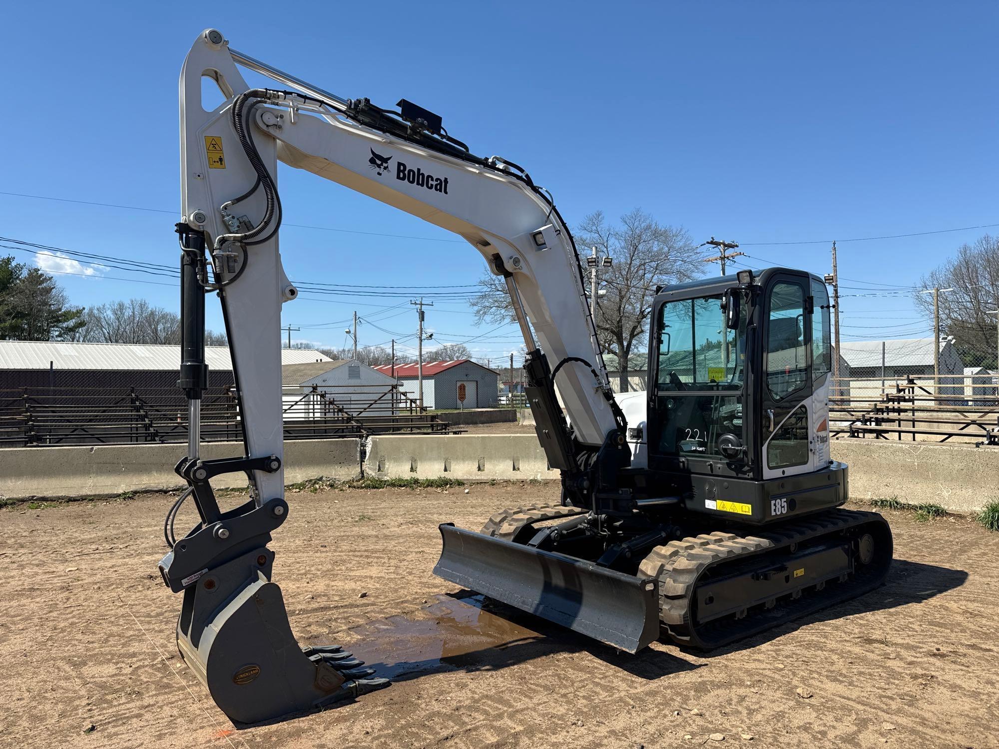 NEW UNUSED 2023 BOBCAT E85 HYDRAULIC EXCAVATOR... SN-15007 powered by diesel engine, equipped with