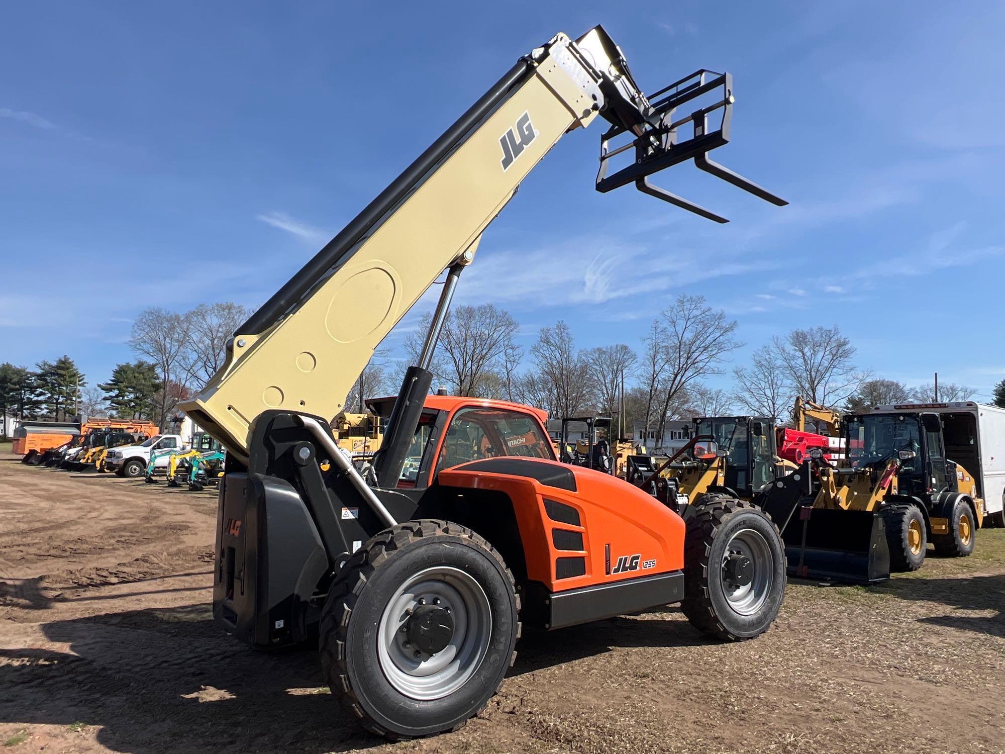 NEW UNUSED 2024 JLG 1255 TELESCOPIC FORKLIFT... SN-315804x4, powered by Cummins diesel engine, 130hp