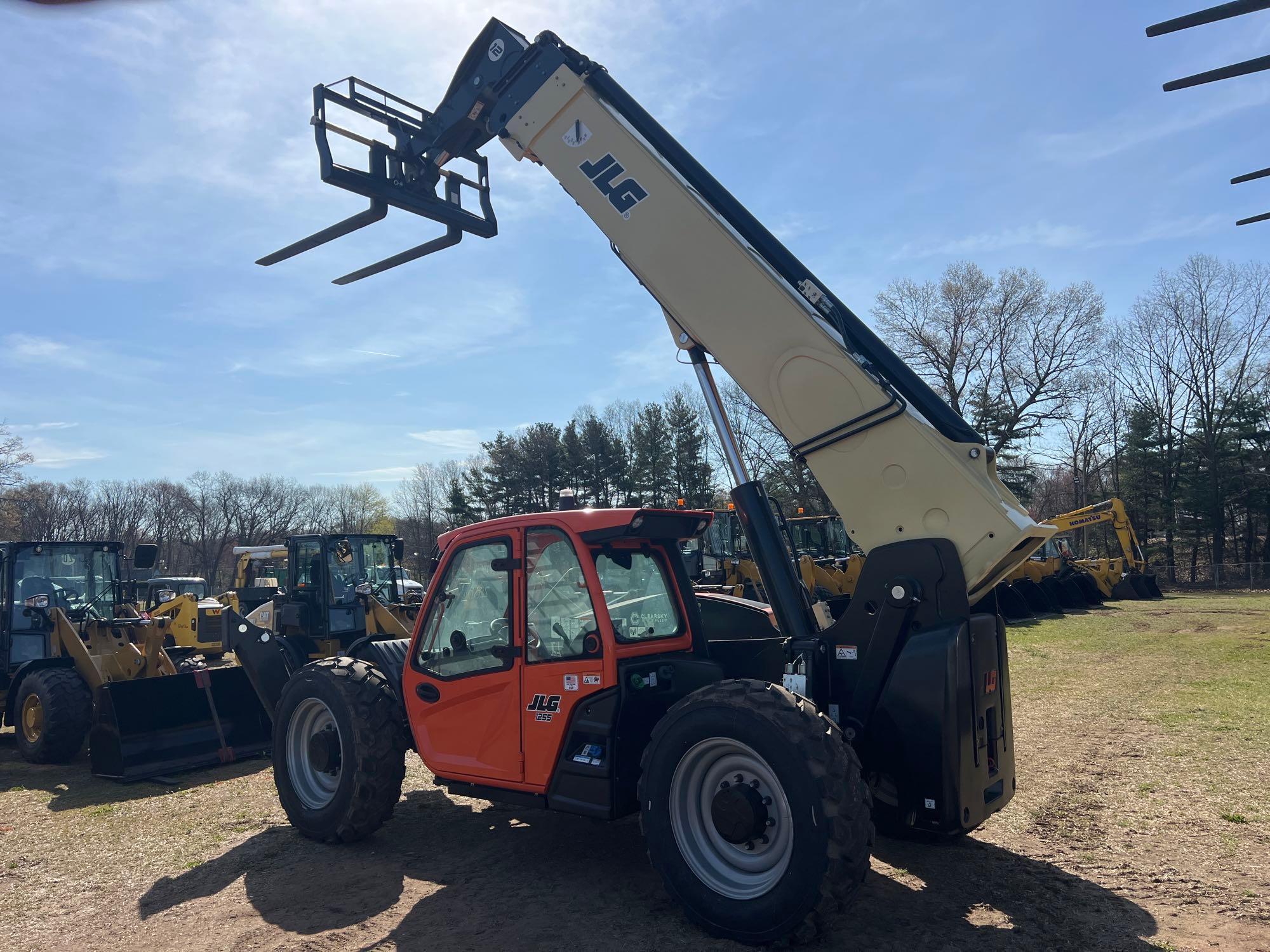 NEW UNUSED 2024 JLG 1255 TELESCOPIC FORKLIFT... SN-315804x4, powered by Cummins diesel engine, 130hp