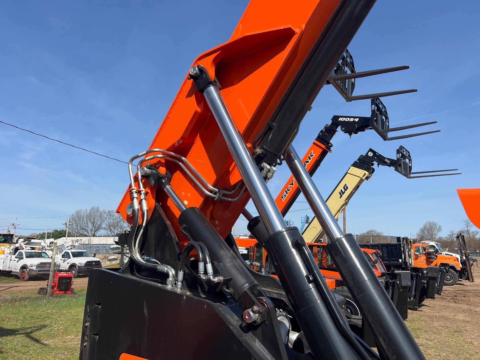 NEW UNUSED 2024 SKYTRAK 8042 TELESCOPIC FORKLIFT...SN-130258 4x4, powered by Cummins diesel engine,