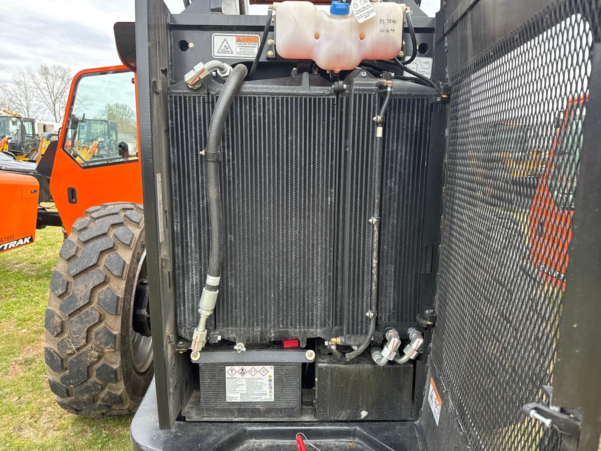 NEW UNUSED 2024 SKYTRAK 8042 TELESCOPIC FORKLIFT SN-130258 4x4, powered by Cummins diesel engine,