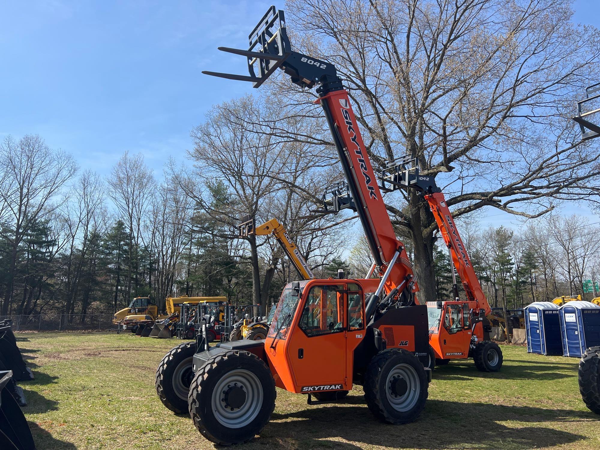 NEW UNUSED 2024 SKYTRAK 8042 TELESCOPIC FORKLIFT SN-130258 4x4, powered by Cummins diesel engine,