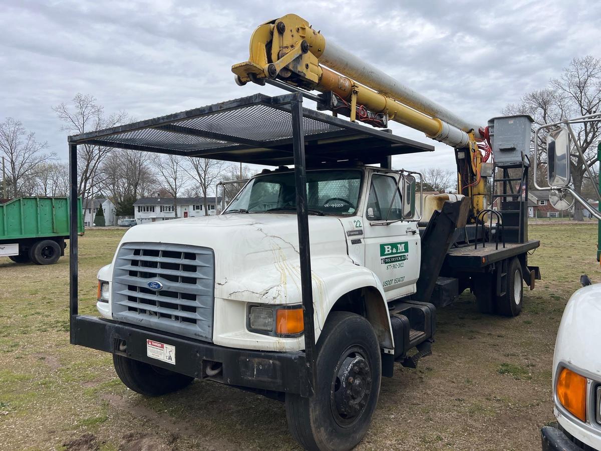 1987 FORD F800 BUCKET TRUCK VN:1FDPT84A6HVA35191 powered by diesel engine, equipped with bucket