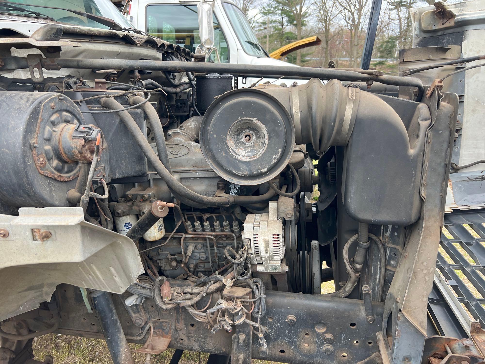 1987 FORD F800 BUCKET TRUCK VN:1FDPT84A6HVA35191 powered by diesel engine, equipped with bucket