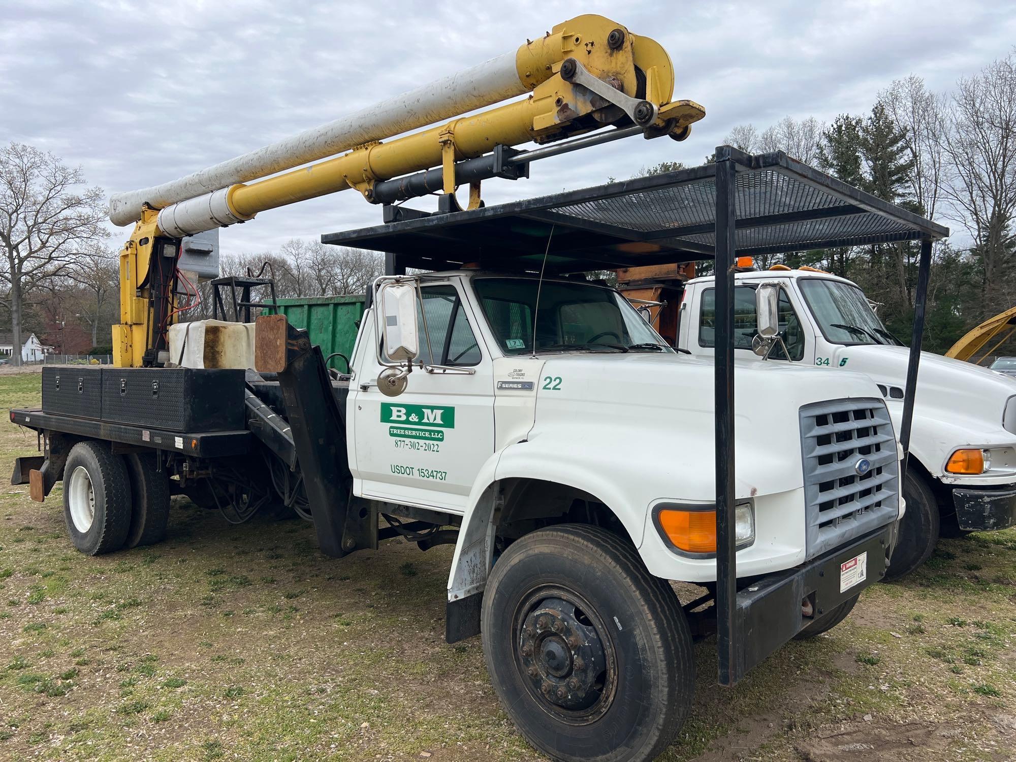 1987 FORD F800 BUCKET TRUCK VN:1FDPT84A6HVA35191 powered by diesel engine, equipped with bucket