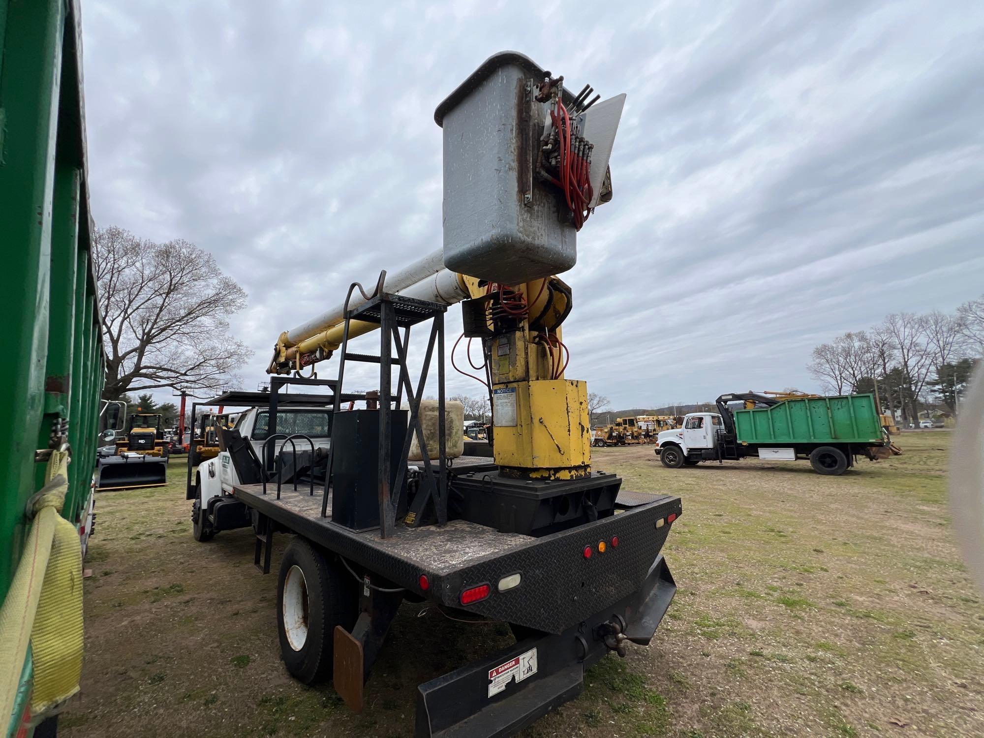 1987 FORD F800 BUCKET TRUCK VN:1FDPT84A6HVA35191 powered by diesel engine, equipped with bucket