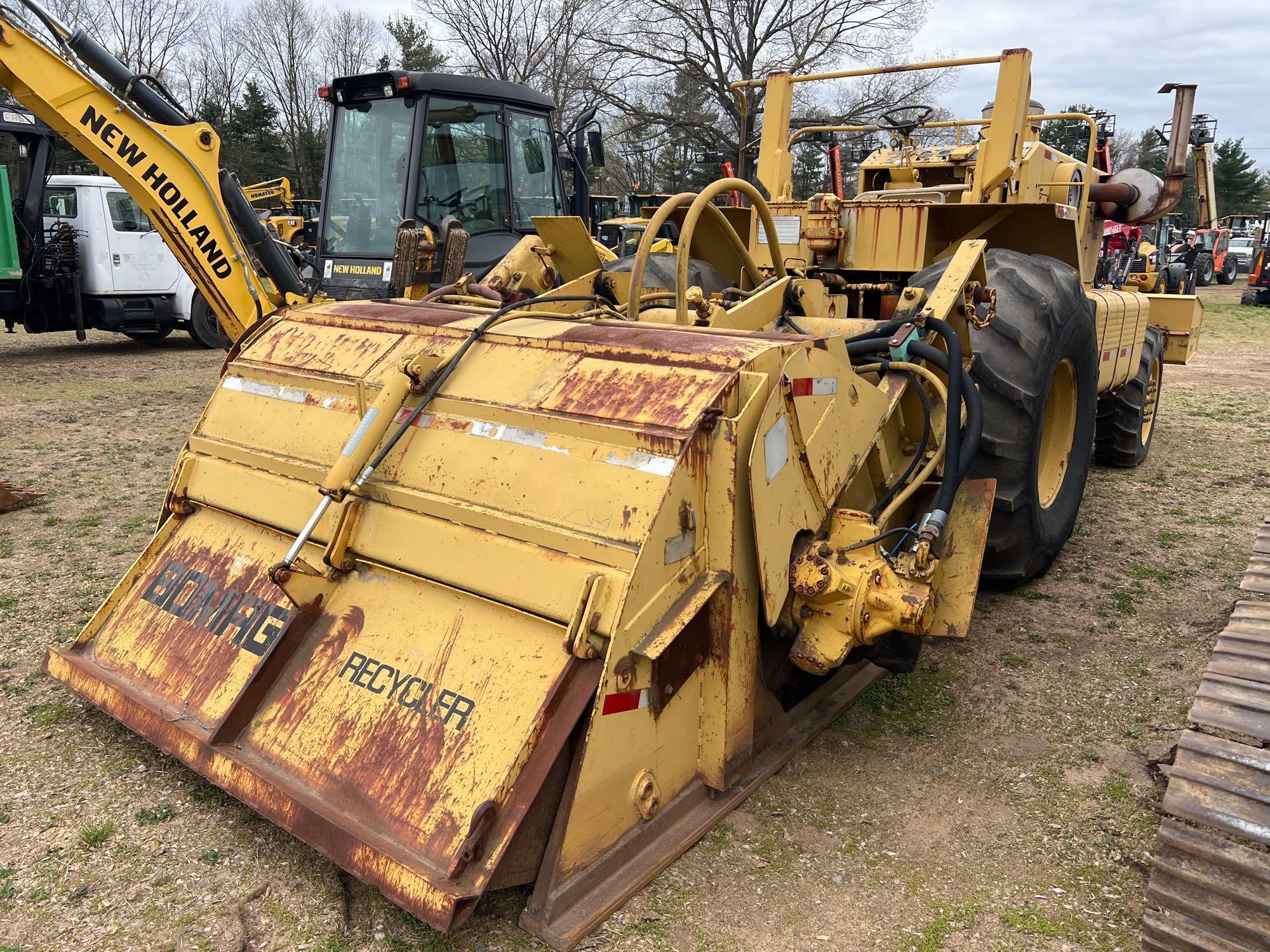 BOMAG MPH100 SOIL RECLAIMER powered by V8 diesel engine, equipped with OROPS, hydrostatic