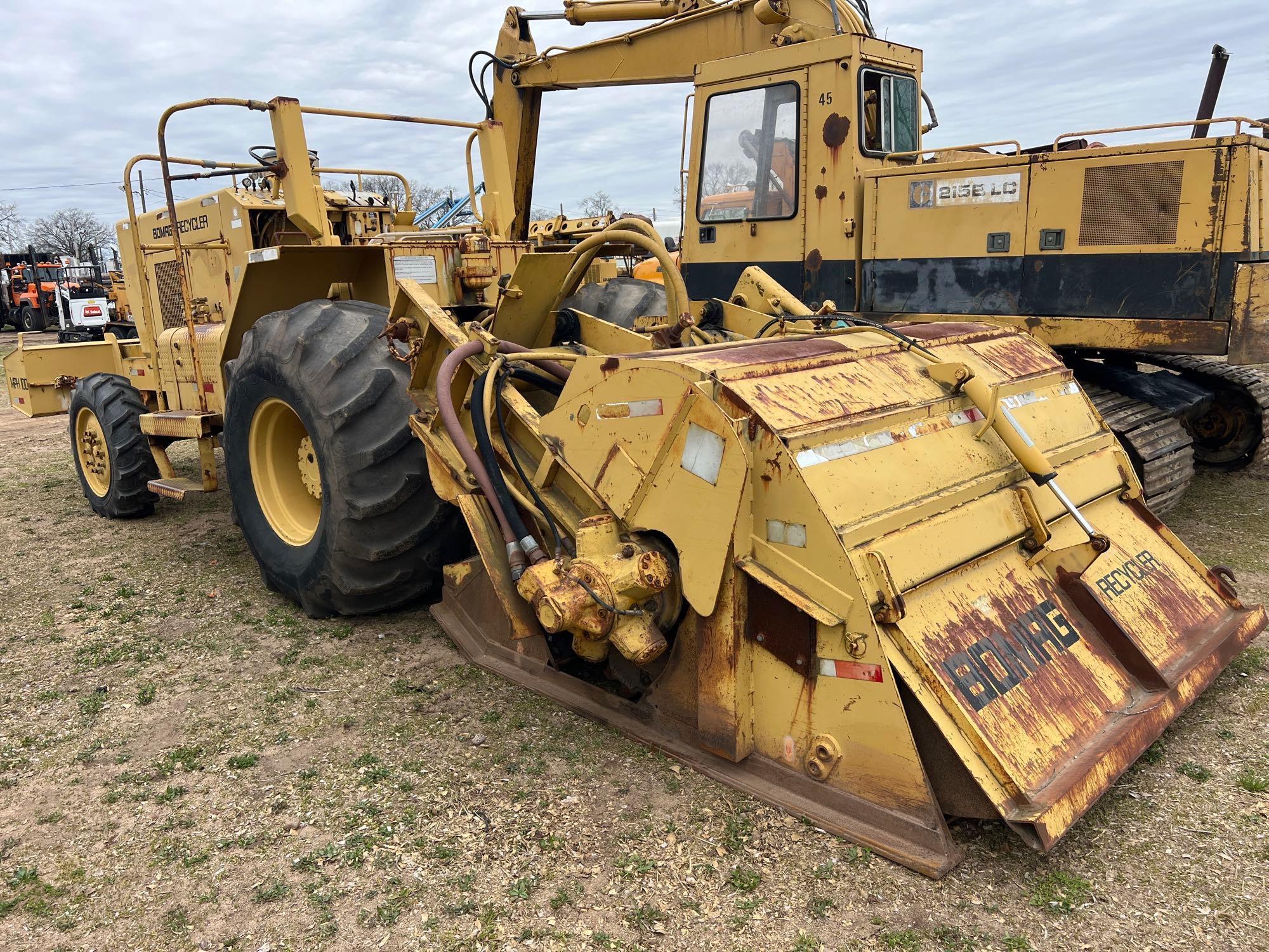 BOMAG MPH100 SOIL RECLAIMER powered by V8 diesel engine, equipped with OROPS, hydrostatic