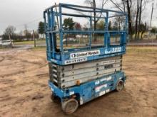 2015 GENIE GS-3232 SCISSOR LIFT SN:GS3215A-140363 electric powered, equipped with 32ft. Platform